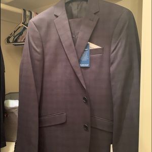 Kenneth Cole Reaction suit size 38